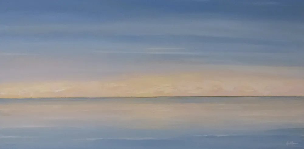 Marine apaisée : mer et ciel bleus séparés par un horizon clair souligné d'un filet de feuille d'or
