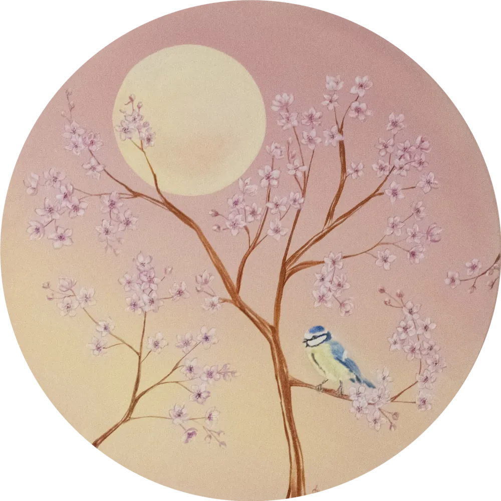 Toile ronde : une mésange bleue posée sur un cerisier en fleurs, sous une lune dorée